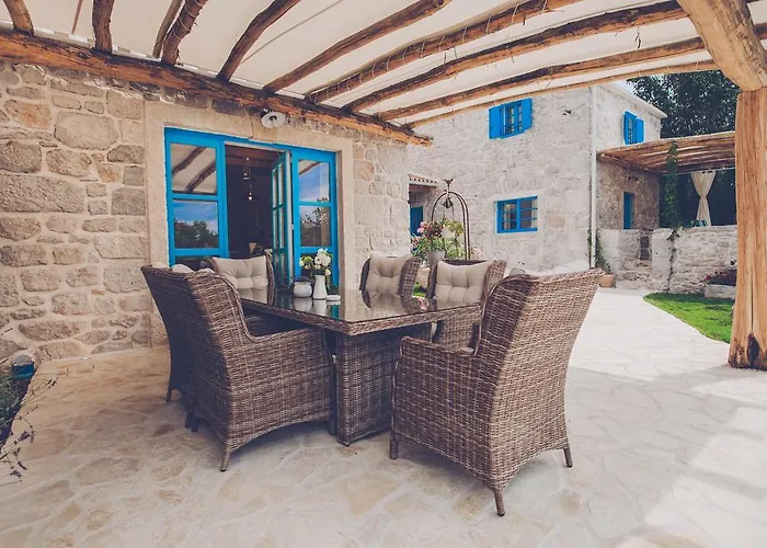 Villa Deluxe